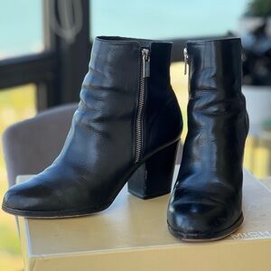 Michael Kors Black Leather Ankle Boots. Size 9M